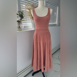 Lulus’ midi sleeves dress